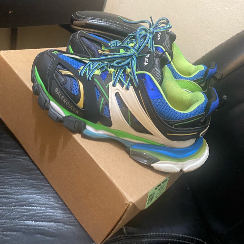 Balenciaga track